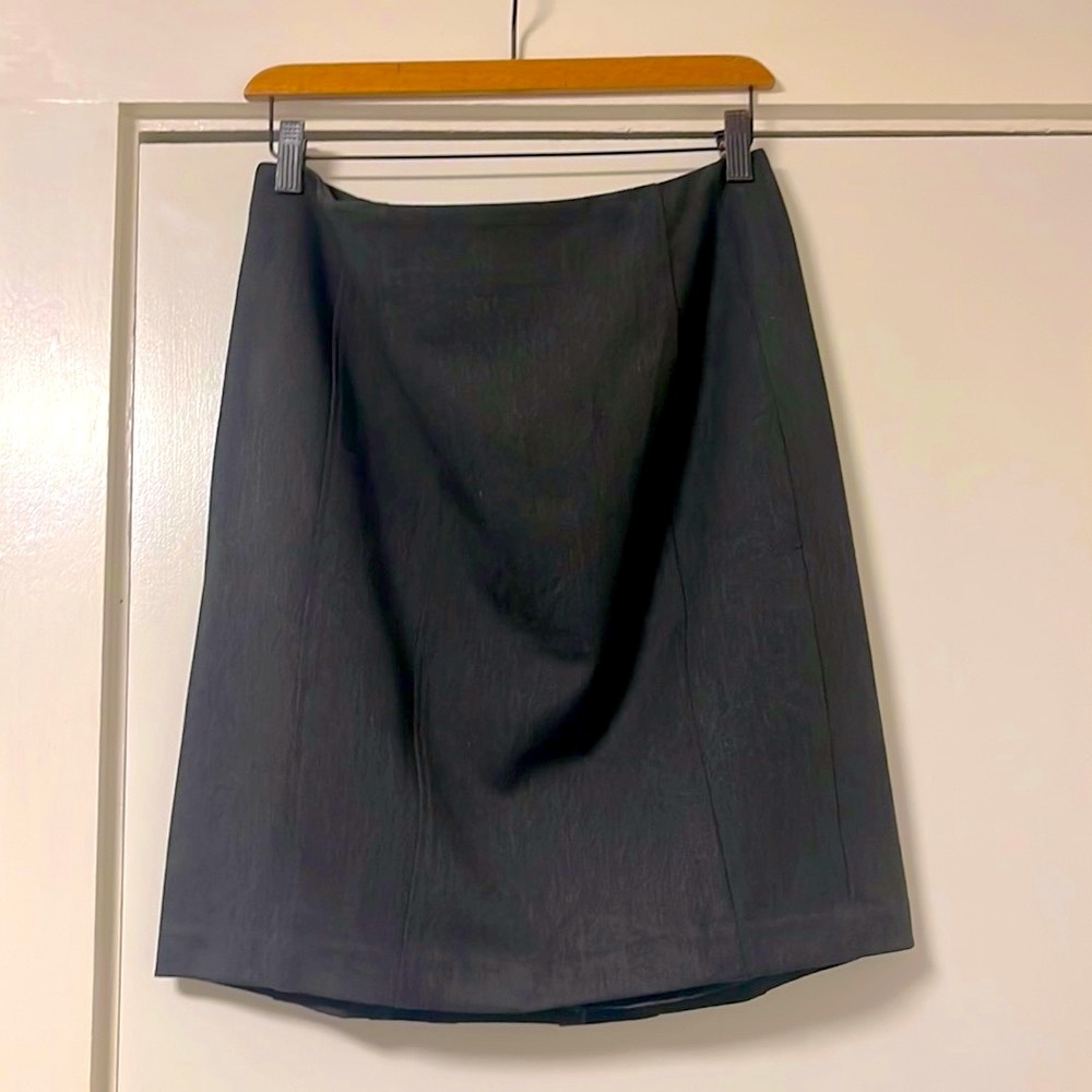 Express skirt, size 10, dark grey